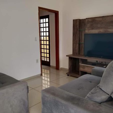 Villa Bela Casa Com Churrasqueira E Estacionamento Olímpia Exterior foto